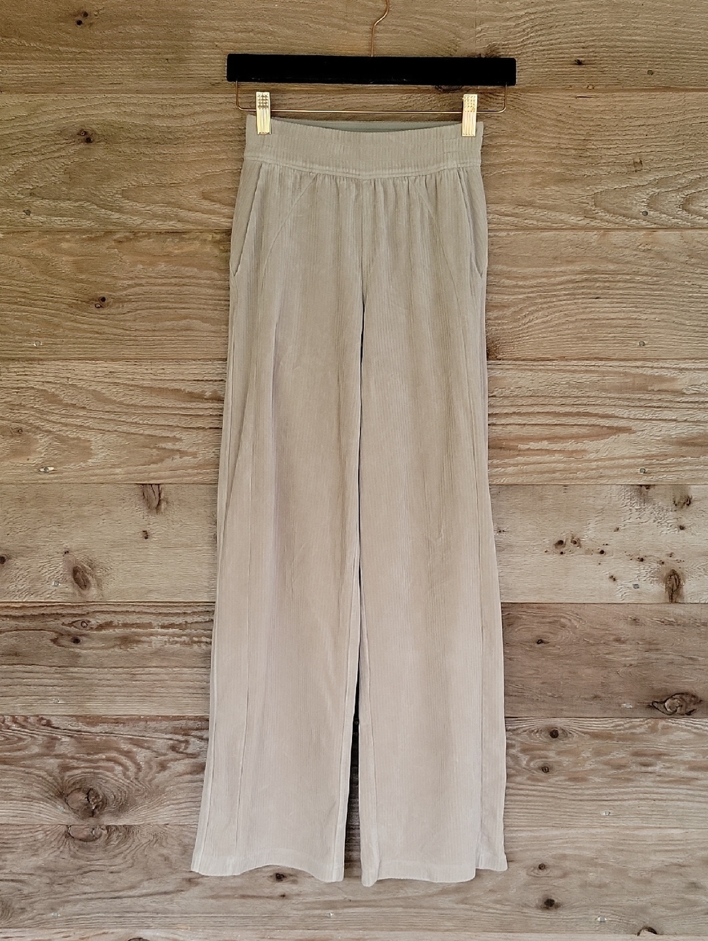 Lululemon Size 0 Scuba Mid-Rise Wide-Leg Pant Velvet Cord